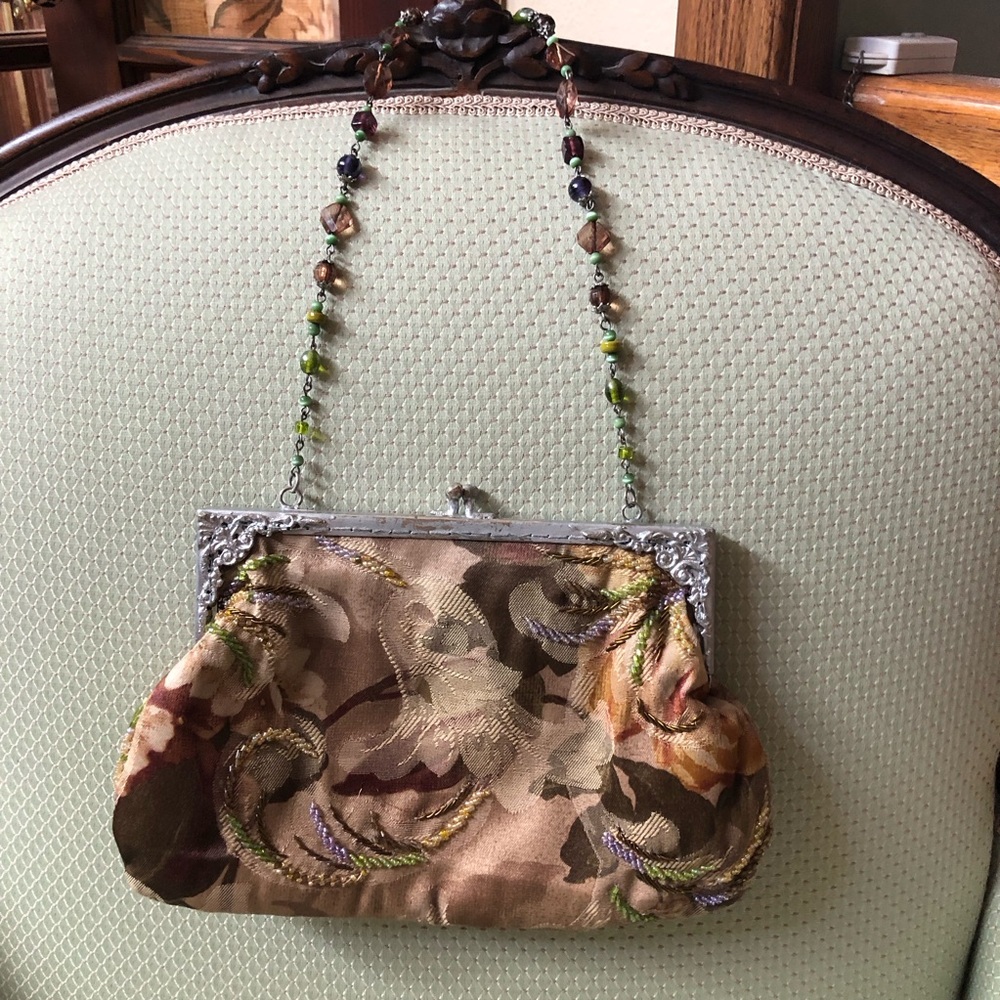 Elegant Floral Embroidered Clutch with Beaded Handle